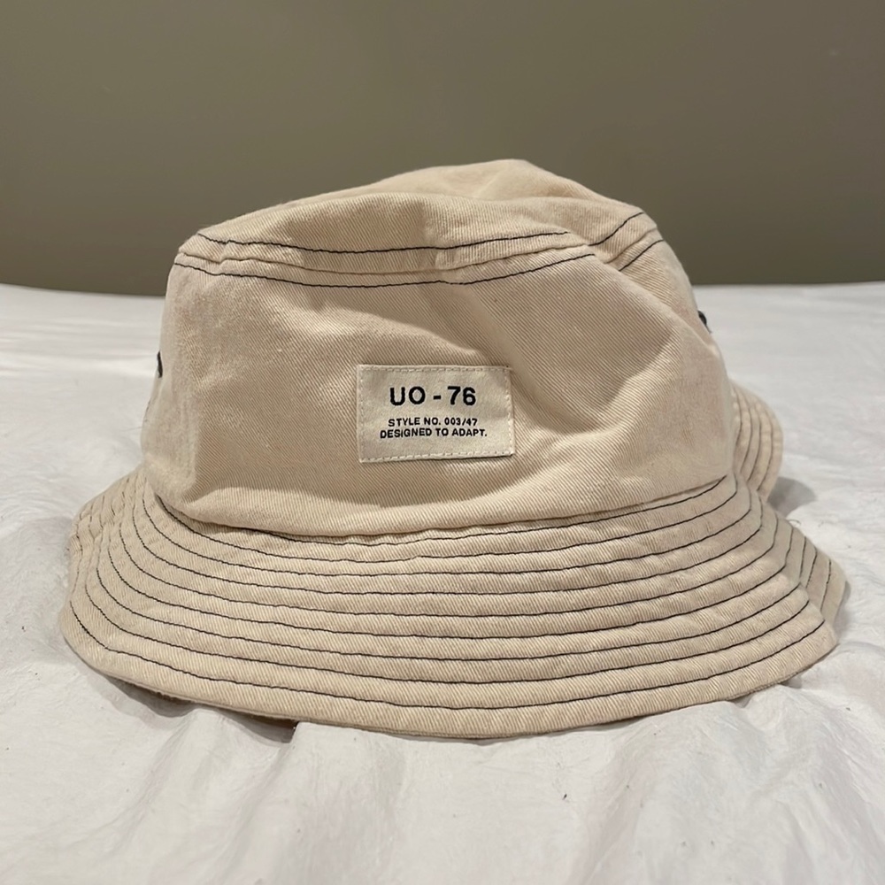 Bucket hat